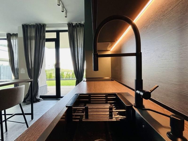 Дава се под наем Двустаен апартамент в София, Младост 4 - 90 кв.м за 999 € - Снимка #2