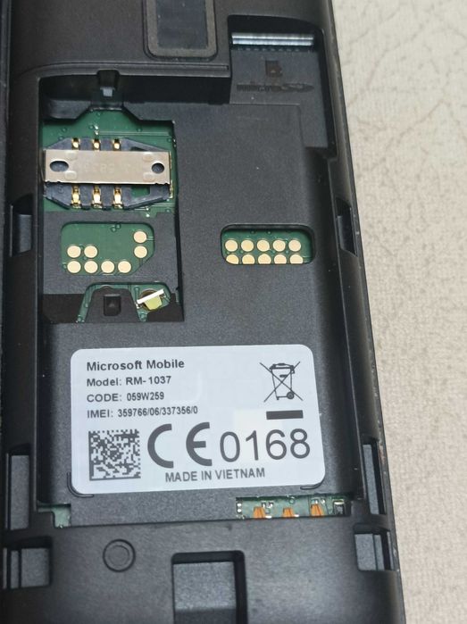 Телефон NOKIA RM-1037