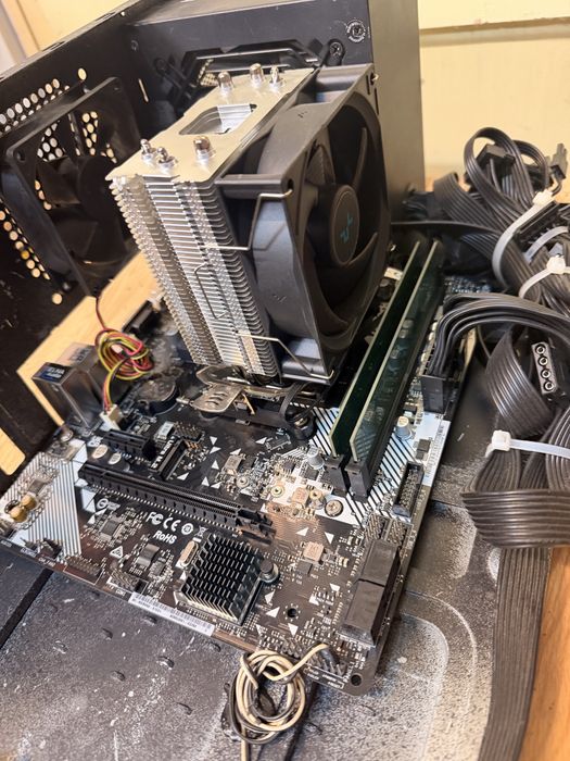 B450M-HDV R4.0 ASRock с AMD Ryzen 5 3600 с рам