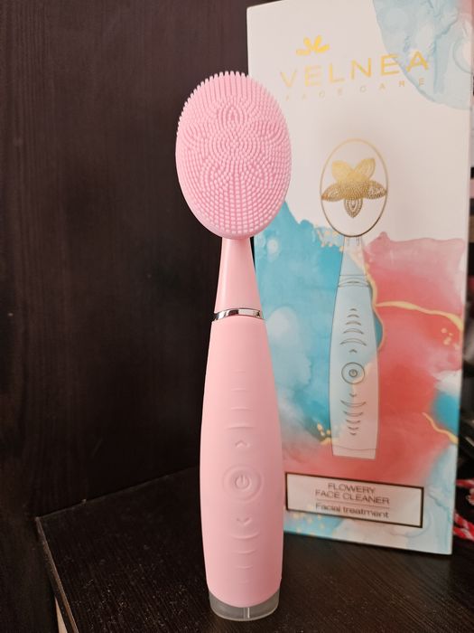 Четка за почистване на лице