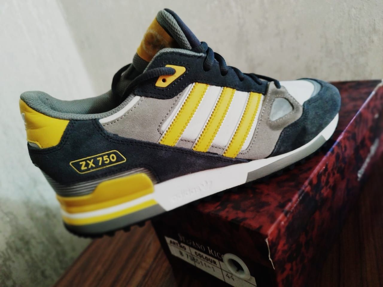 Adidas zx 750 olx hotsell