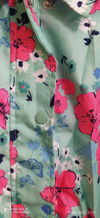 Стильный модный плащ на девочку