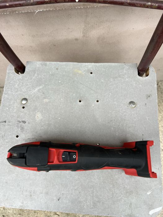 Multitool m18 volti cu acumulator