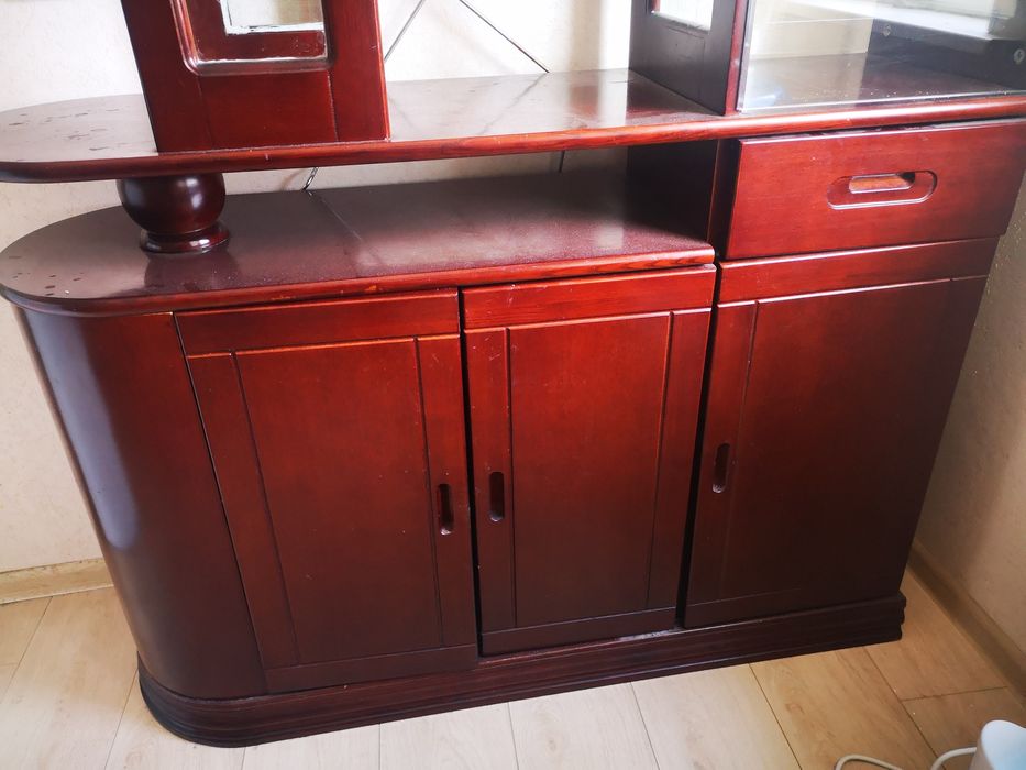 Комод  барный , стекло, красное дерево