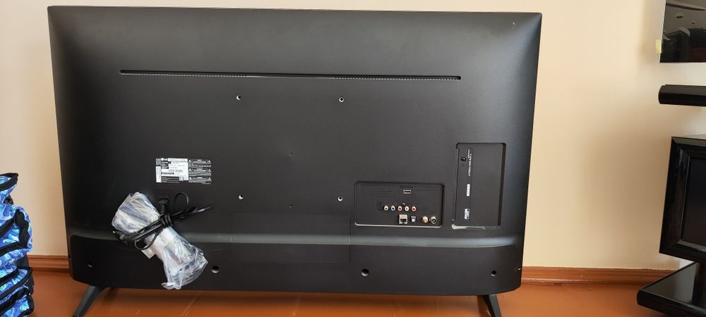 Телевизор LG 43"  SMART