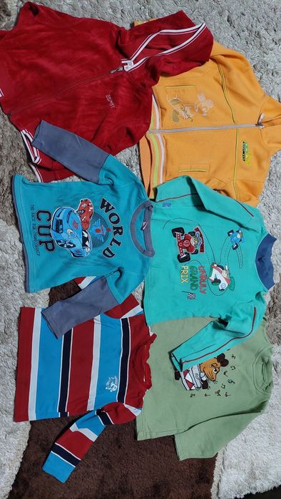 Продам кофточки на мальчика