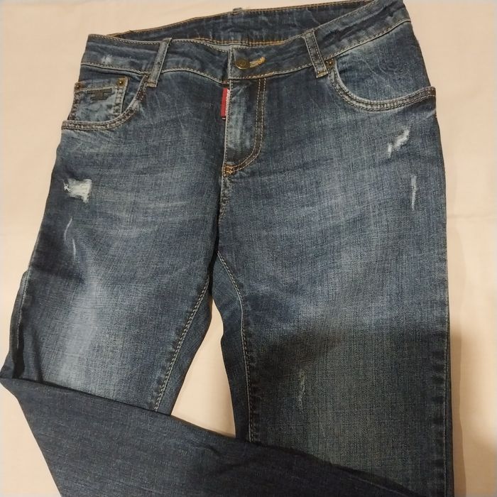 Продам джинсы женские.