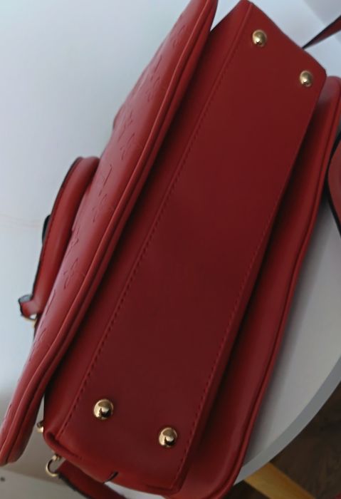 Vand geanta Louis Vuitton autentică