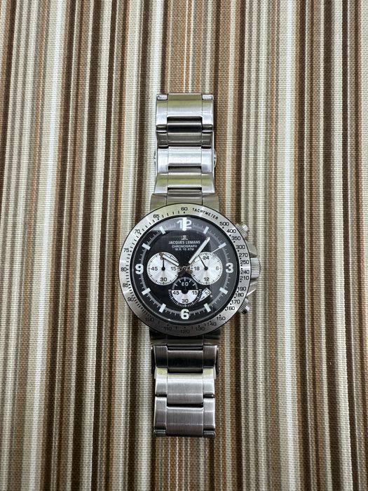 Продам часы Jacque Lemans 1-1485 в идеальном состоянии