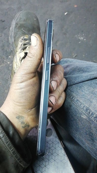 Виво Y03  64 гига