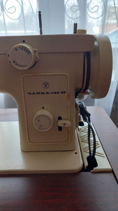 Продажа швейной машины Чайка-142М.