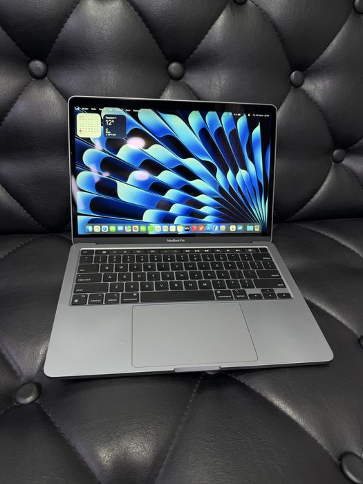 Apple MacBook Pro M1 2020 года в идеальном состояние