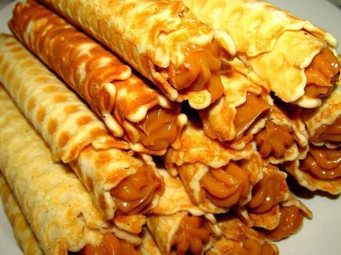 Орешки, вафли со сгущенкой
