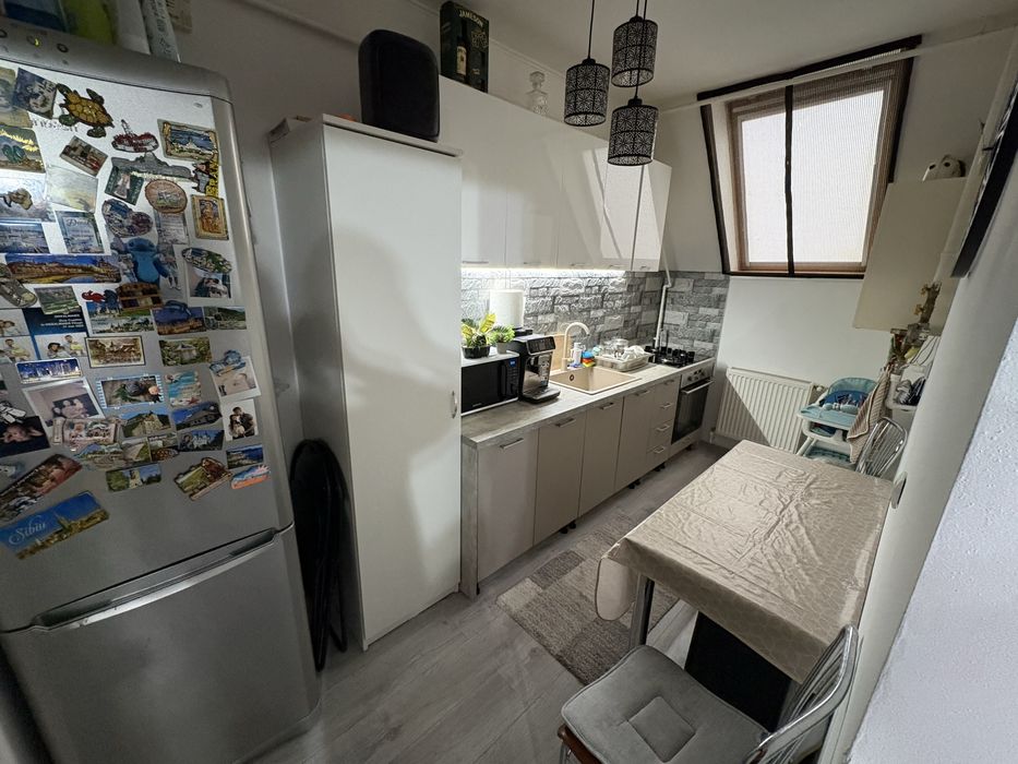 Vand apartament 3 camere Stefanesti