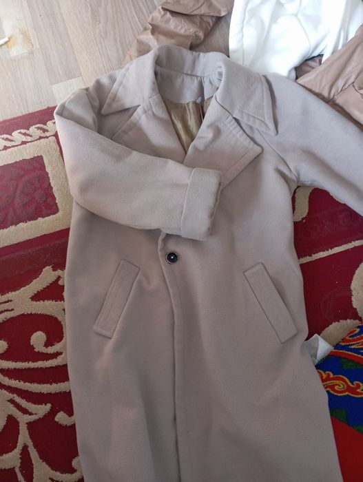 продам куртки и пальто