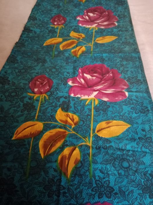 Продам шторы  на окно или двери