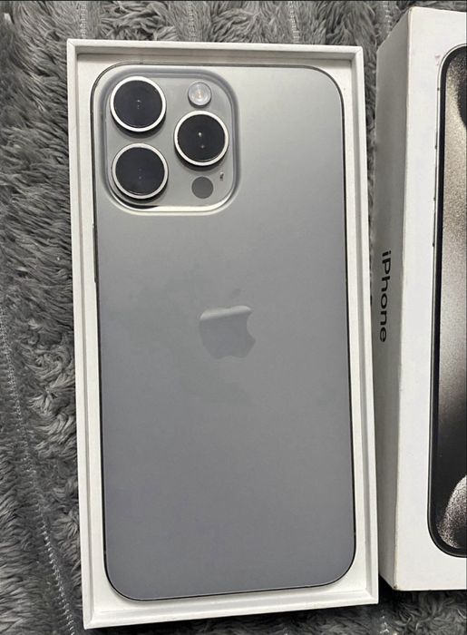 Vând iphone 15 pro max