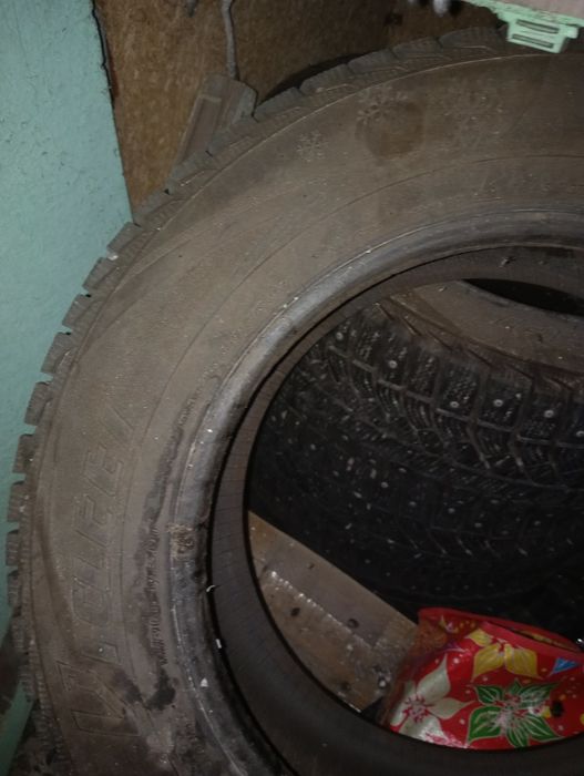 Продам шины зимние 215/60/16