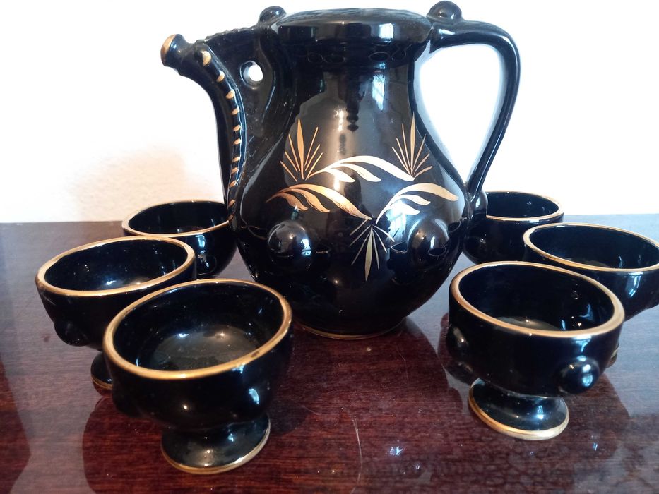Нов ретро сервиз - черен с позлата