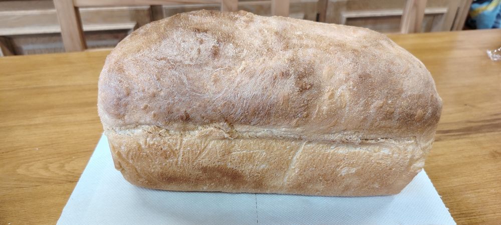 Vand pâine făcută în casă din grâu integral