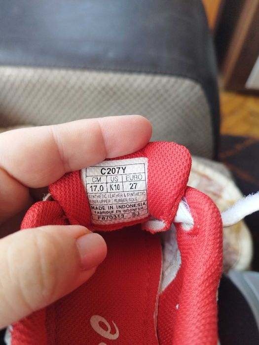 Маратонки на Asics