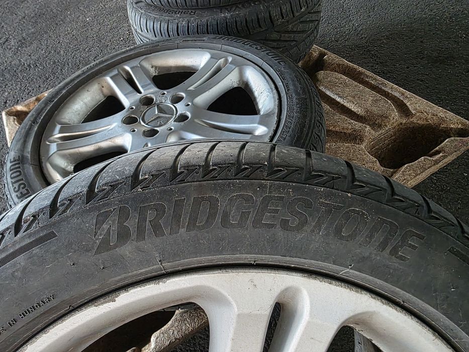 Джанти за Mercedes W211 оригинални 17-ки с летни гуми