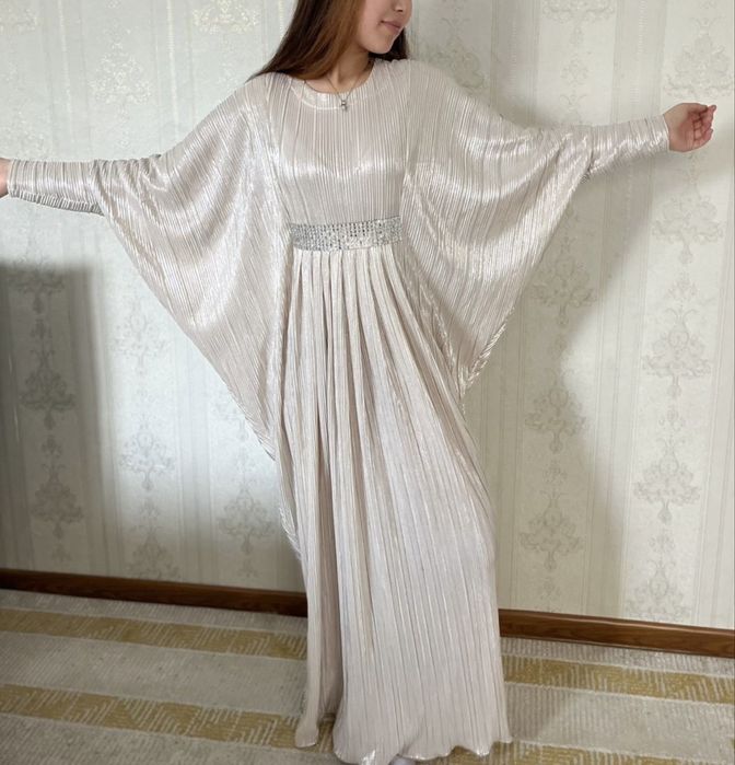 Платье вечернее почти новый