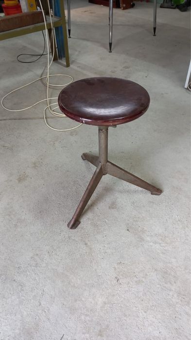 Стульчик крутящийся