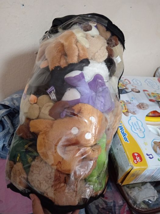 Топки с басей и играчки