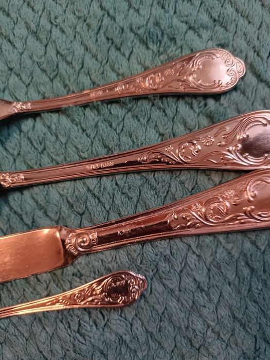 Серебряный столовый набор.