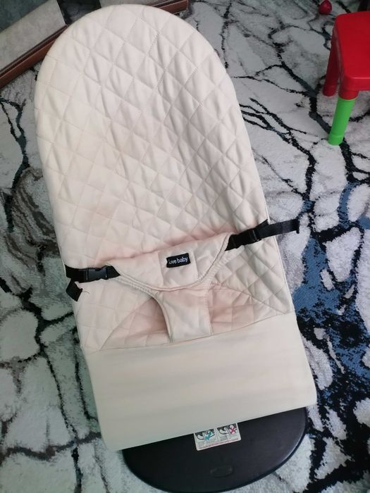 Ходинок ва шезлонг сотилади чирчик октябрьда