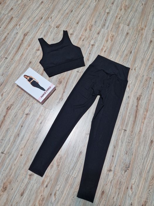 Set colanti si bustiera Nike