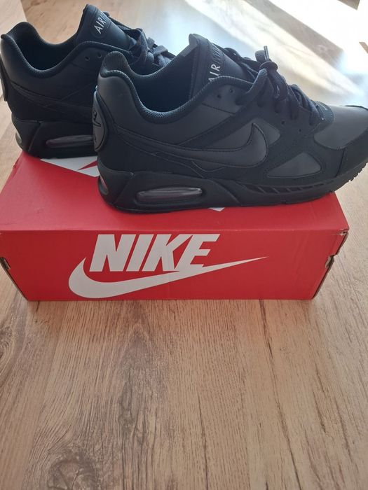 Оригинални маратонки  Nike air max  ivo leather