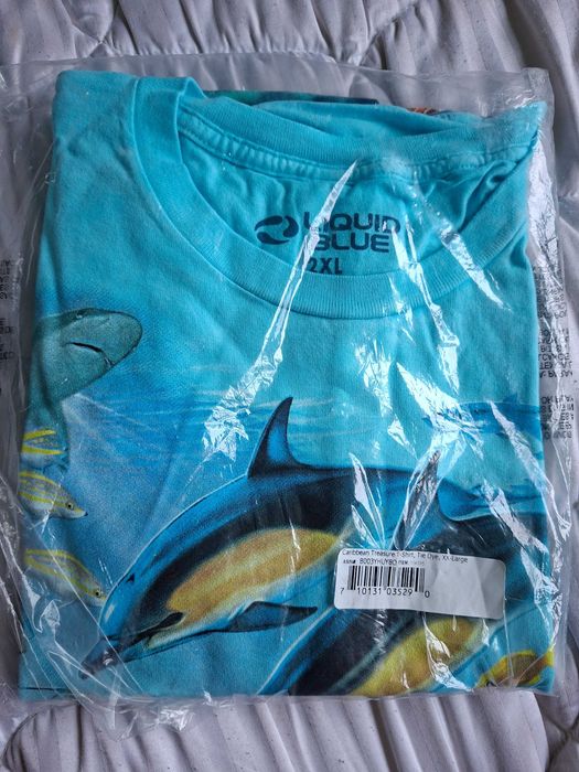 Tricou unicat-vesel, vopsit diferit pe ambele părți, fabricat în SUA