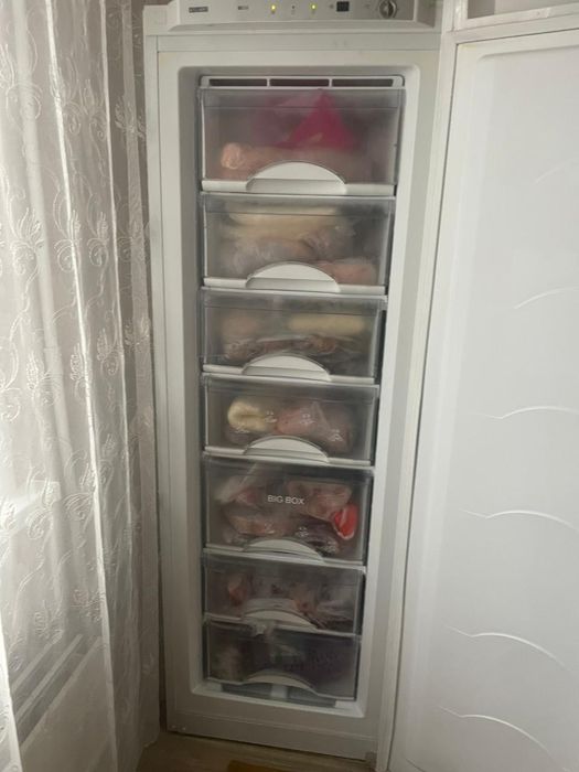 Продам морозильник