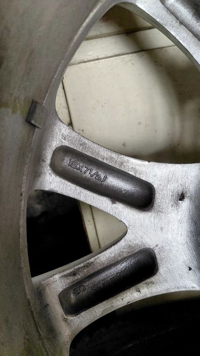 5х 114.3 67.1 централен с втулки на 60.1