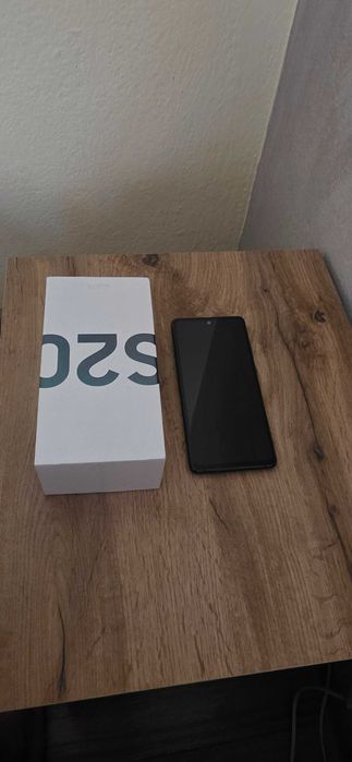 Samsung S20 FE Като нов
