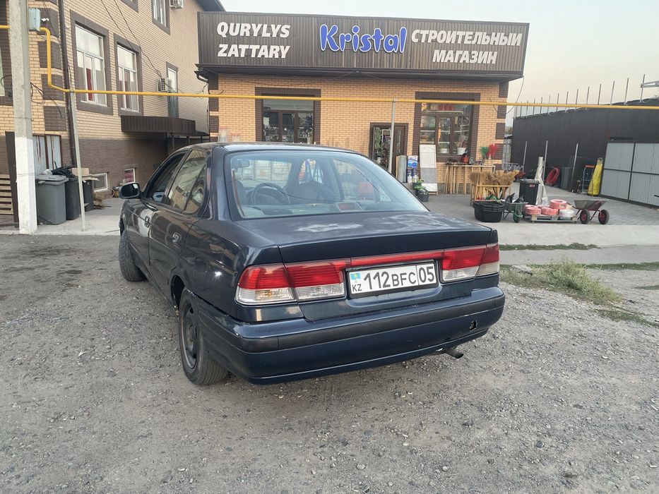 Nissan sunny 2000 год