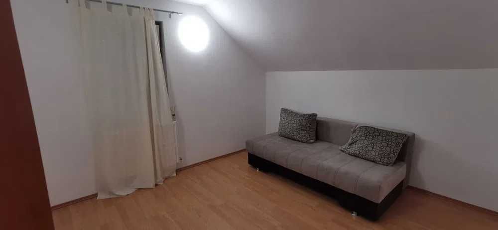 Închiriez casa 5 camere cu toate utilitățile, 10 km de Oradea