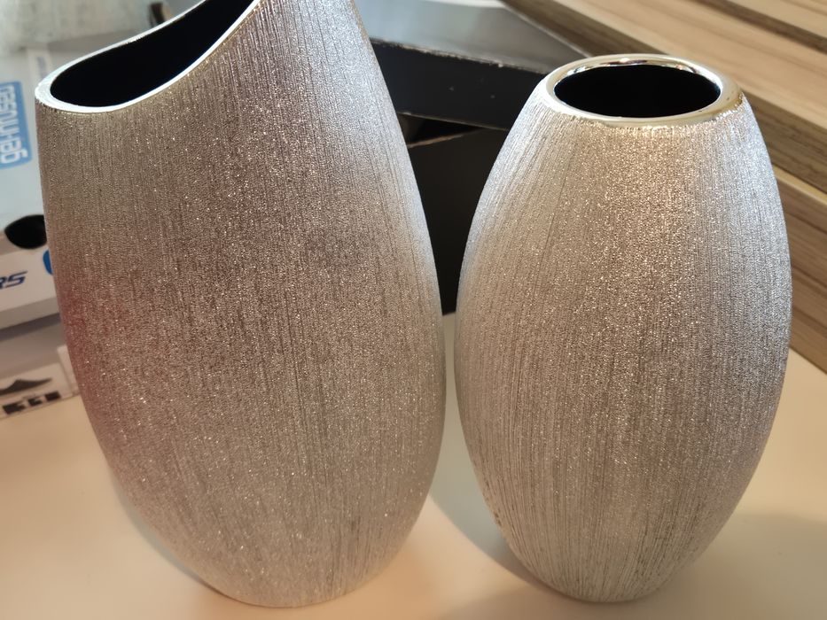 Vaze flori ornamente