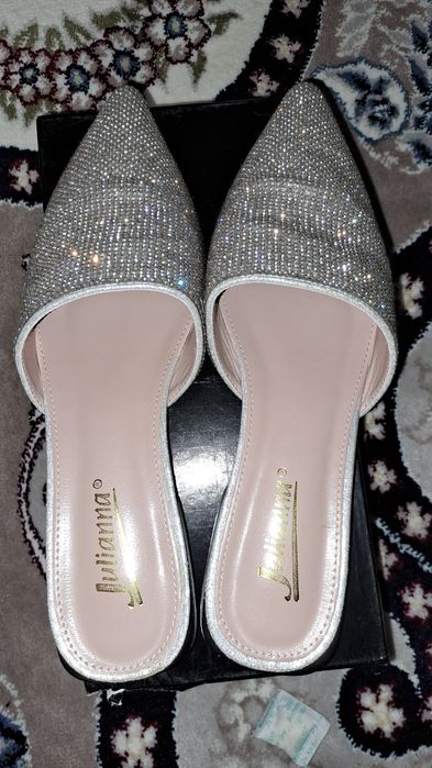 Тапочки со стразами