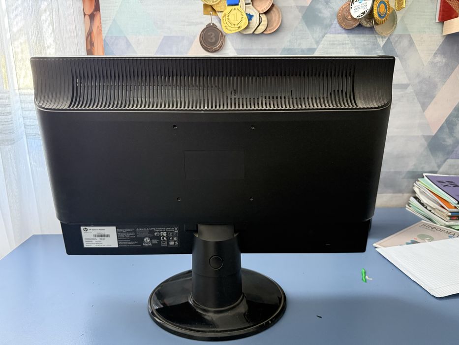 Монитор HP S2231a full hd