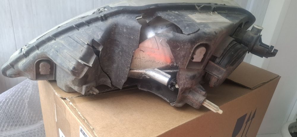 Фары Лада Ларгус