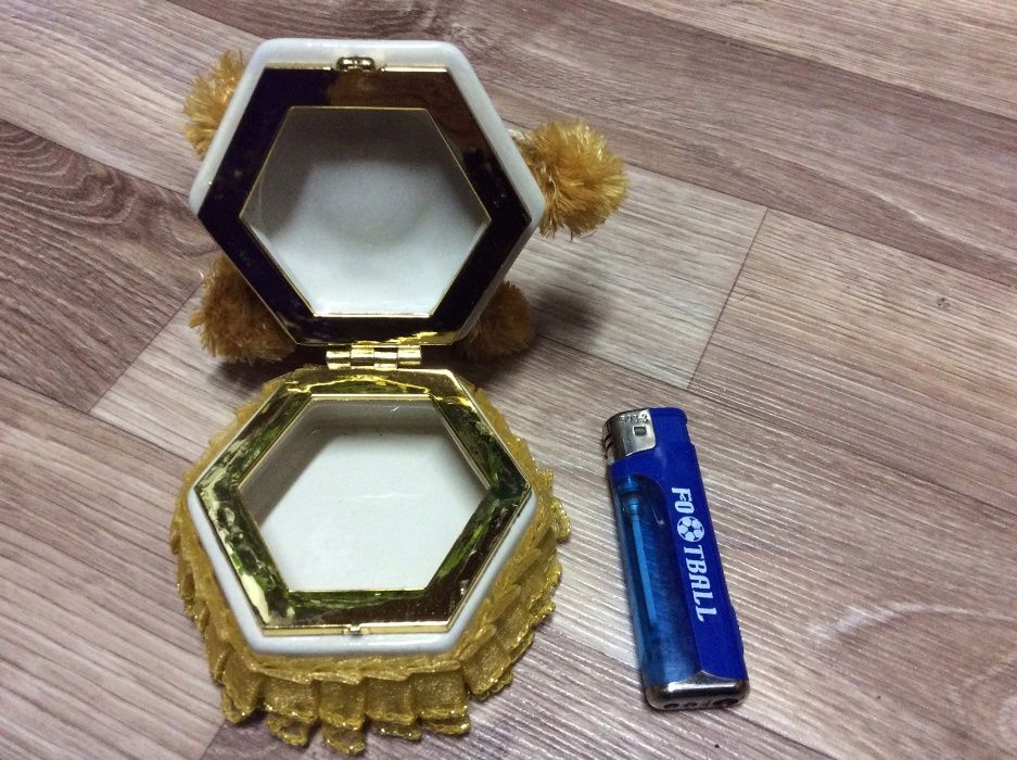 Шкатулка-собачка