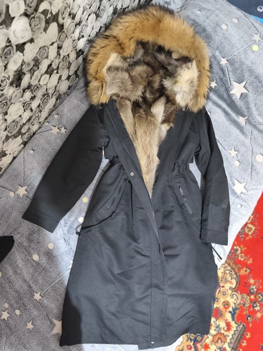 Парка женская  новая почти даром