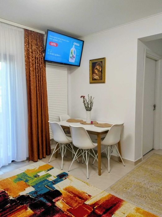 Apartament de vanzare la curte!