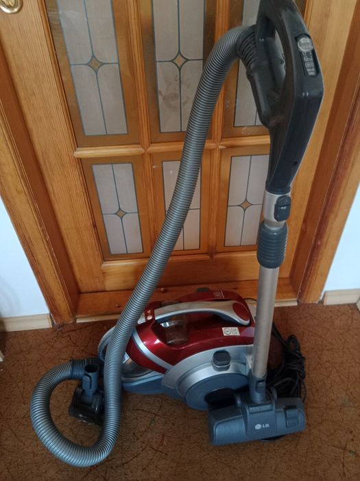 Продам пылесос б/у