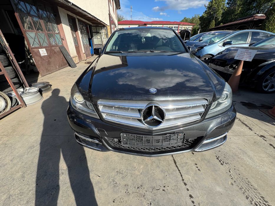Dezmemrbam Mercedes W204 C180 CGI facelift 2012 C-Class