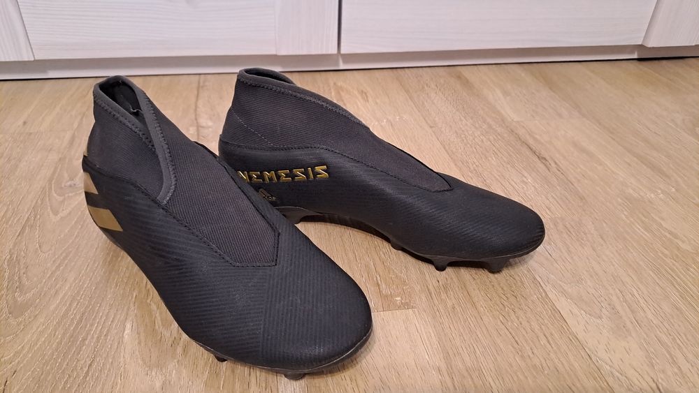 Футболни обувки Adidas Nemeziz номер  40