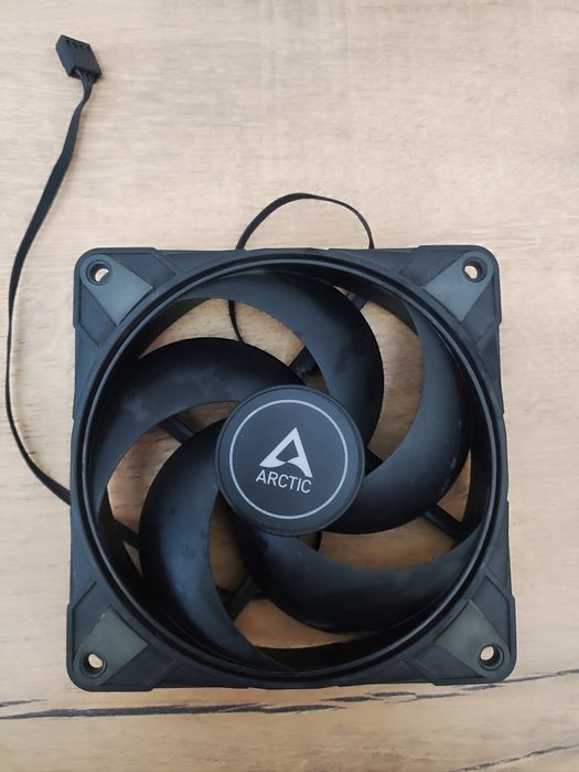 Вентилятор кулер Arctic P12 Max 120 мм PWM корпусный вентилятор